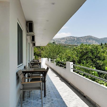 Bodini'S Rooms Himare Exterior photo