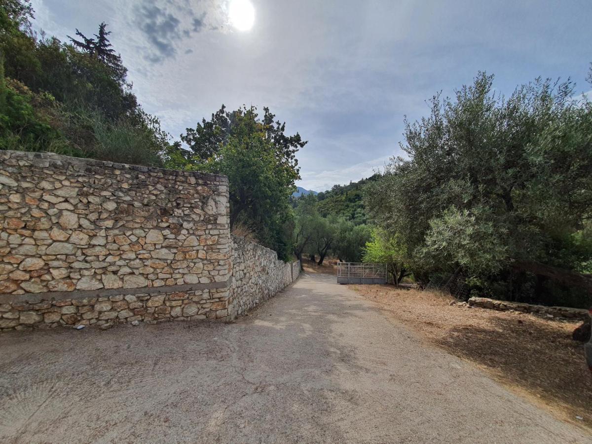 Bodini'S Rooms Himare Exterior photo