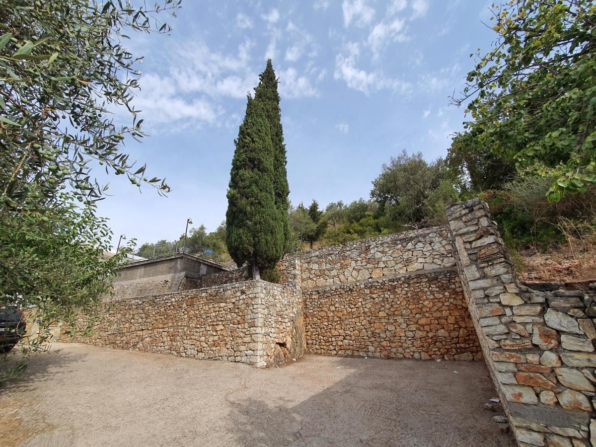 Bodini'S Rooms Himare Exterior photo