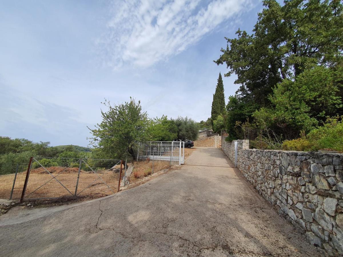 Bodini'S Rooms Himare Exterior photo