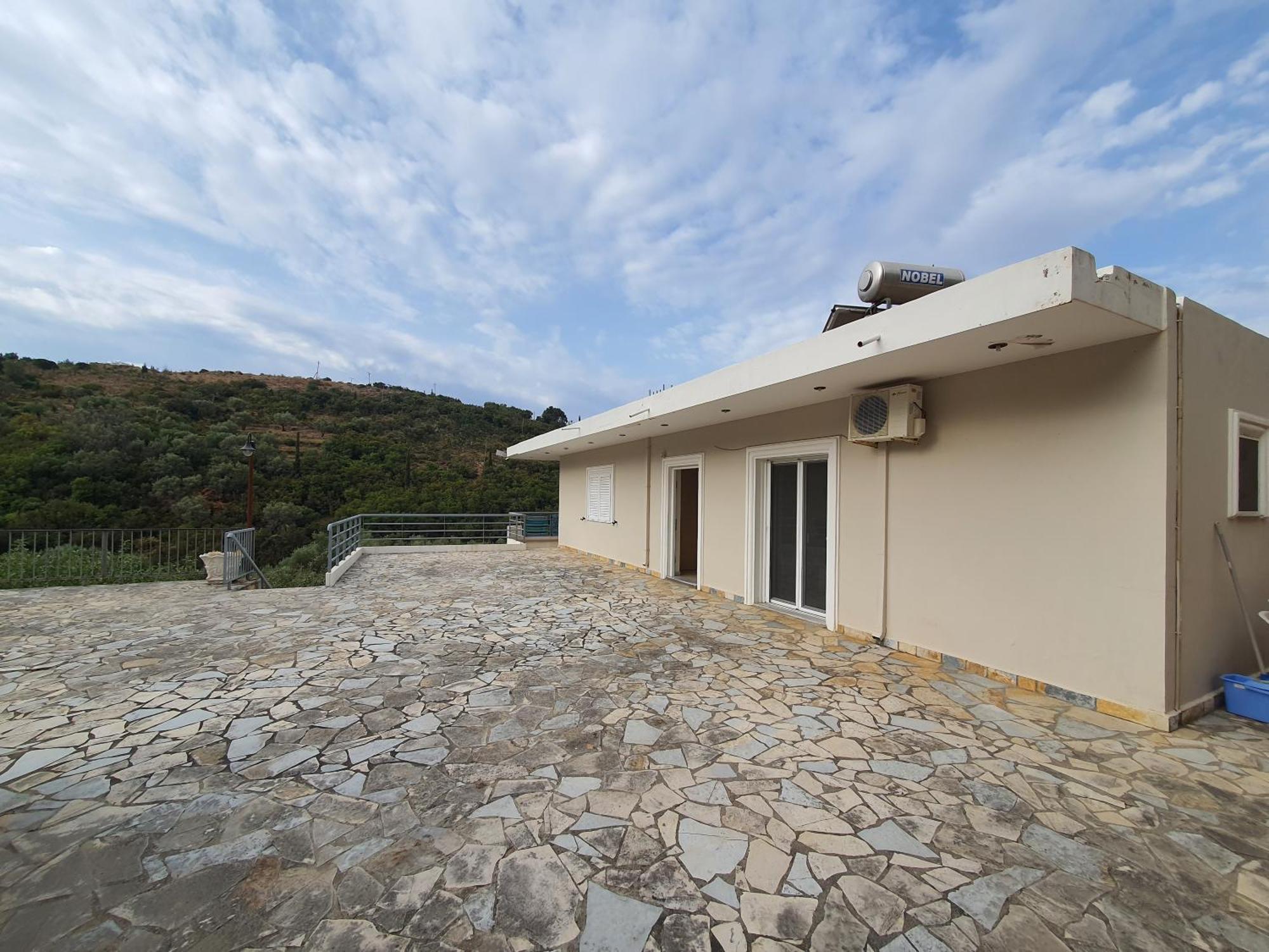 Bodini'S Rooms Himare Exterior photo