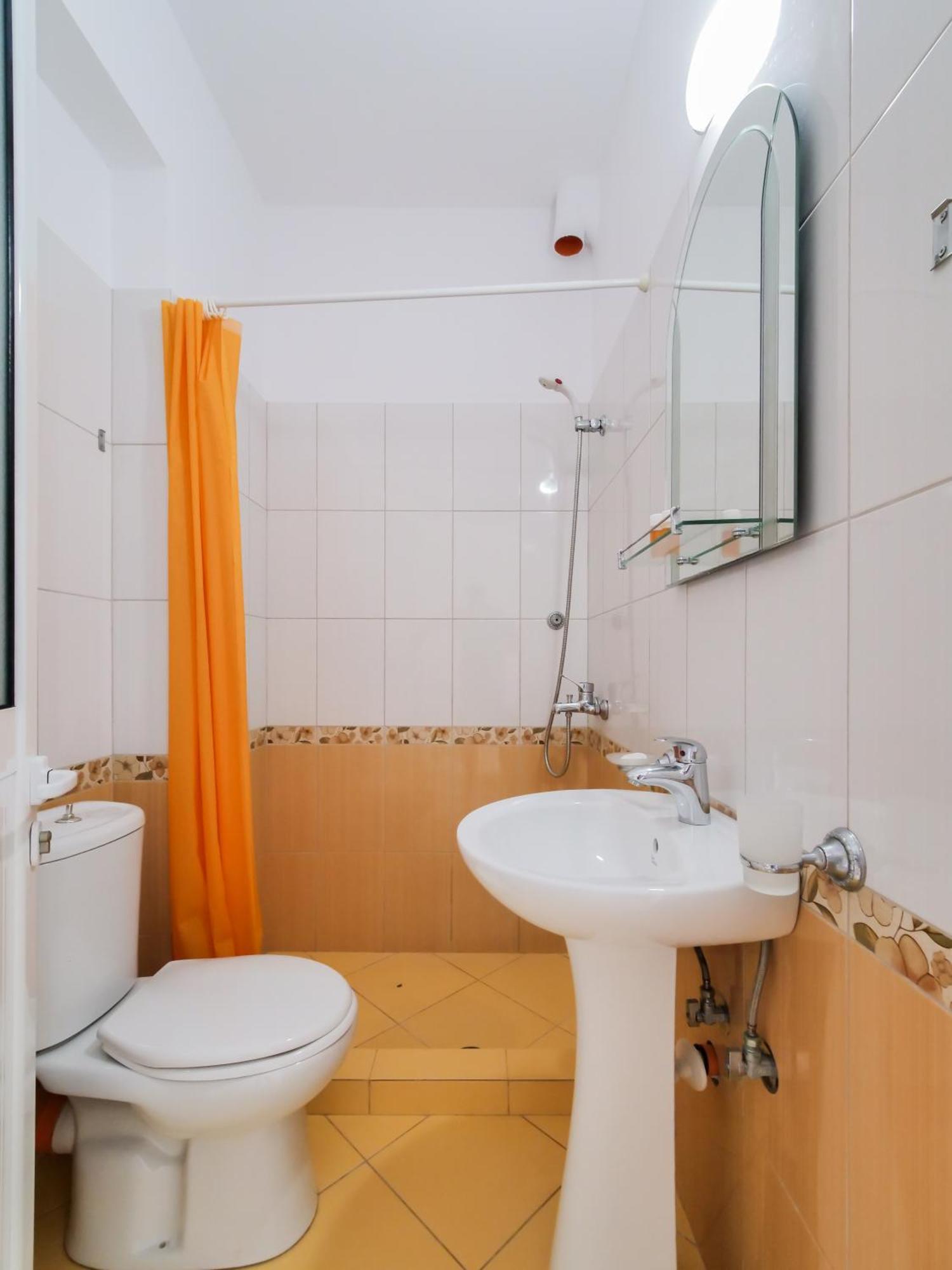 Bodini'S Rooms Himare Exterior photo