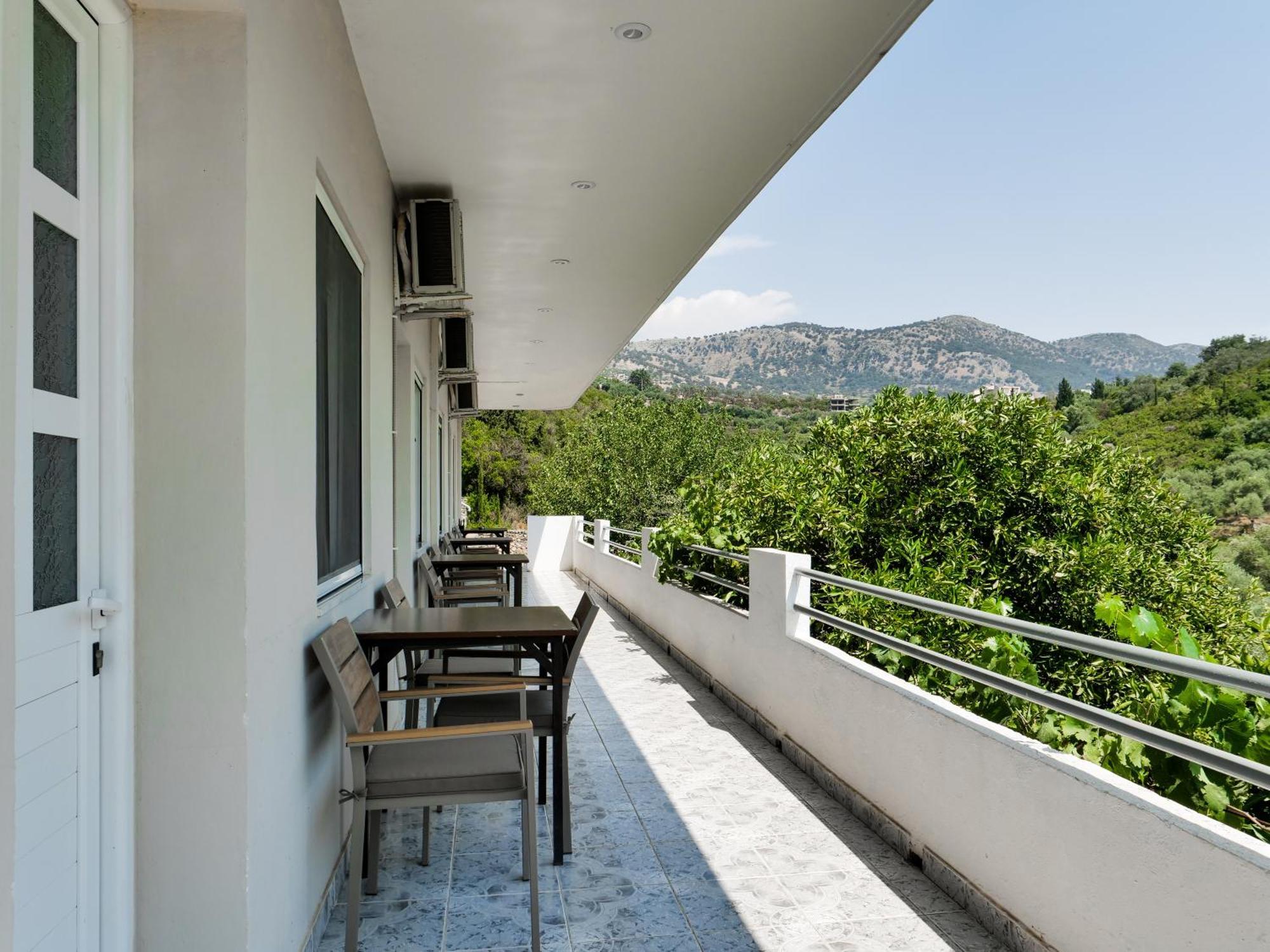 Bodini'S Rooms Himare Exterior photo