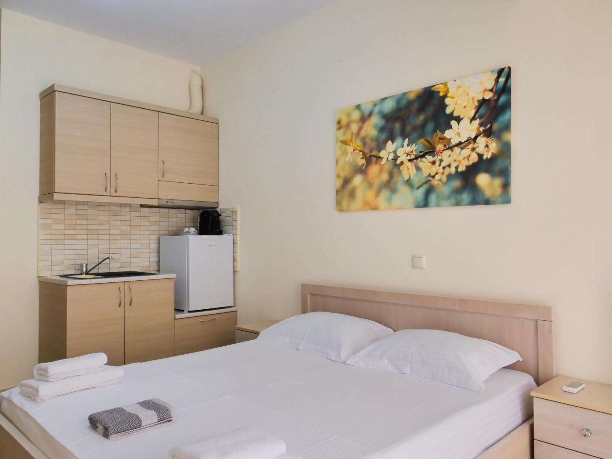 Bodini'S Rooms Himare Exterior photo