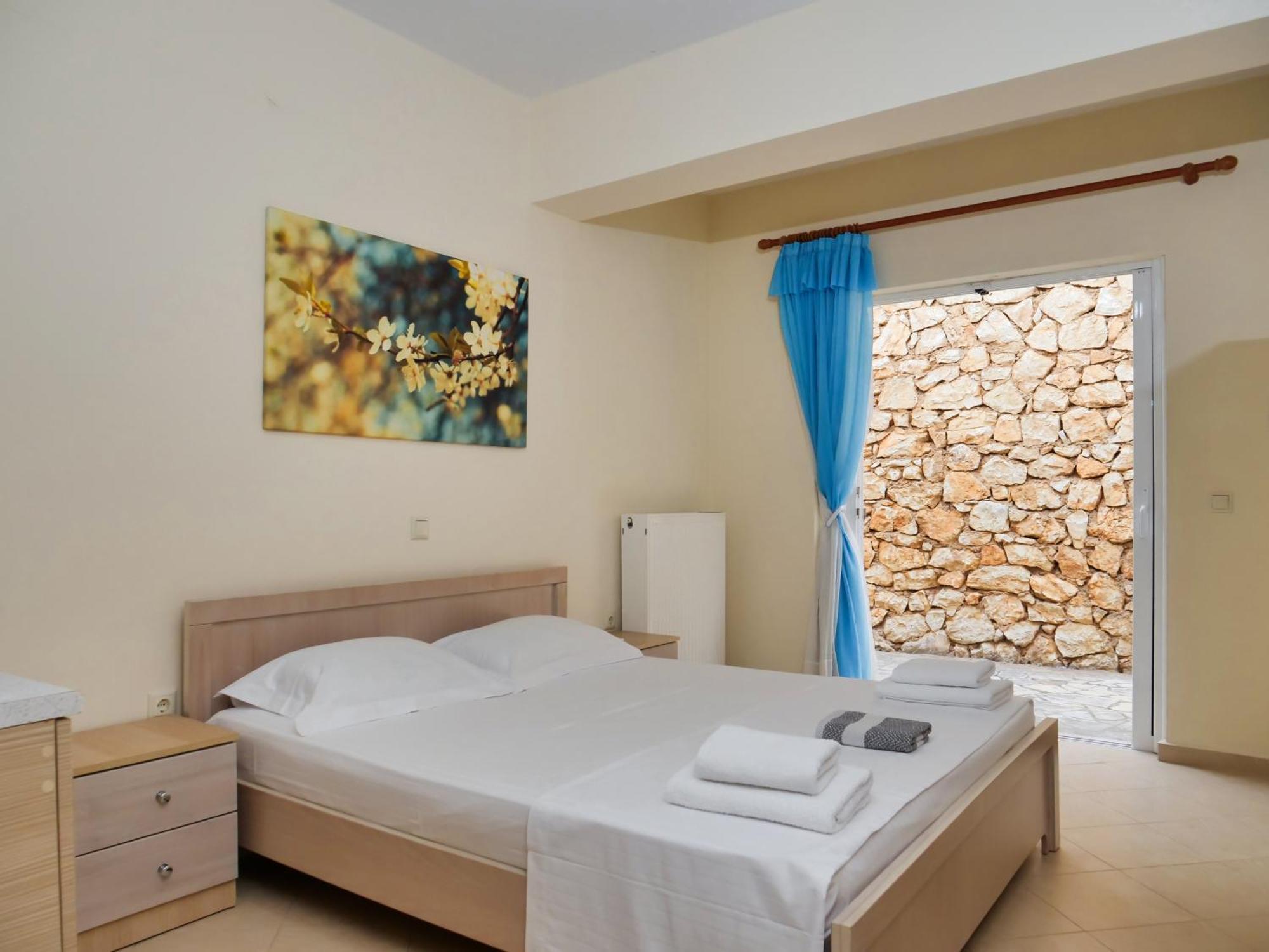 Bodini'S Rooms Himare Exterior photo